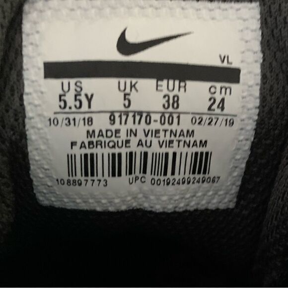 Nike Vapor Youth Soccer Cleats NWT Sz 5.5 - Picture 3 of 5